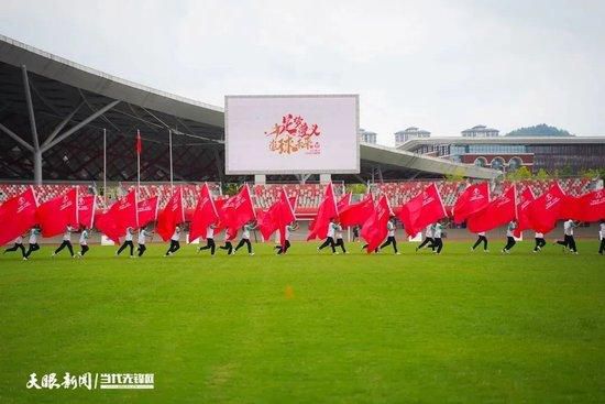 上半场，福登助攻格拉利什破门，埃德森出击破坏单刀，铲倒马特塔染黄；下半场阿尔瓦雷斯进球被吹，刘易斯破门，马特塔扳回一城+造点，福登补时送点，奥利斯点射绝平。